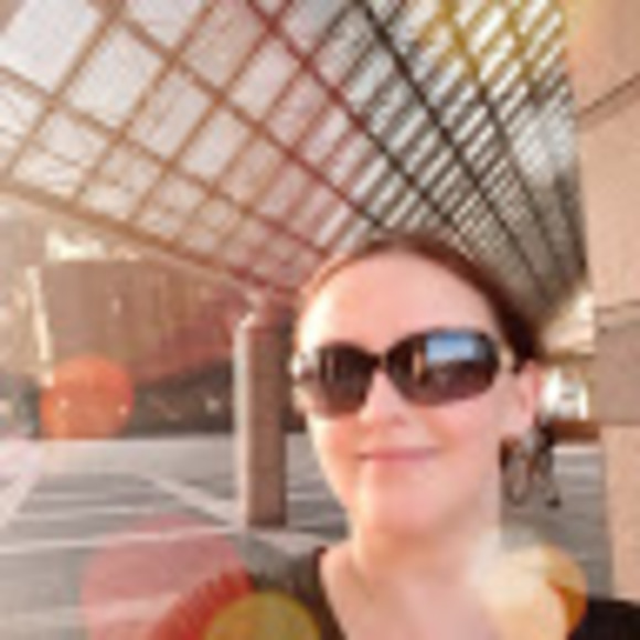 Meet your Posher, Amanda - Picture 1 of 1